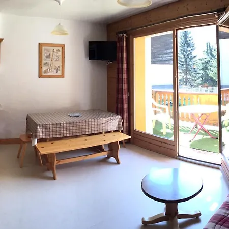 Montana 1 Apartment